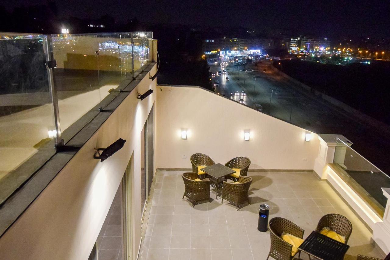 New Pyramid Quen Hotel Cairo Exterior foto